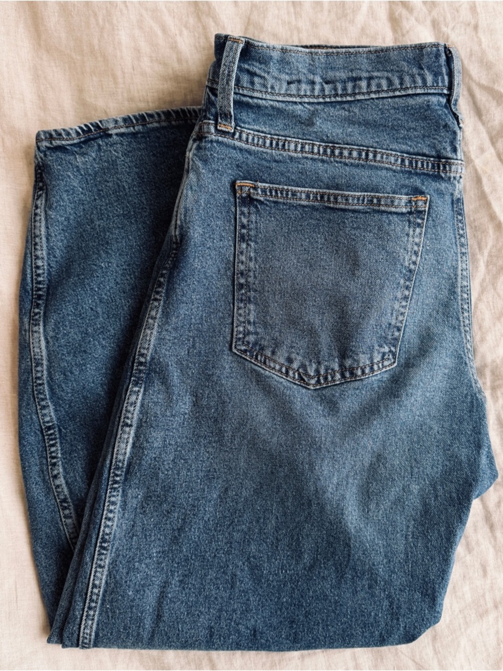 GAP - Classic High-Waist Barrel Jeans